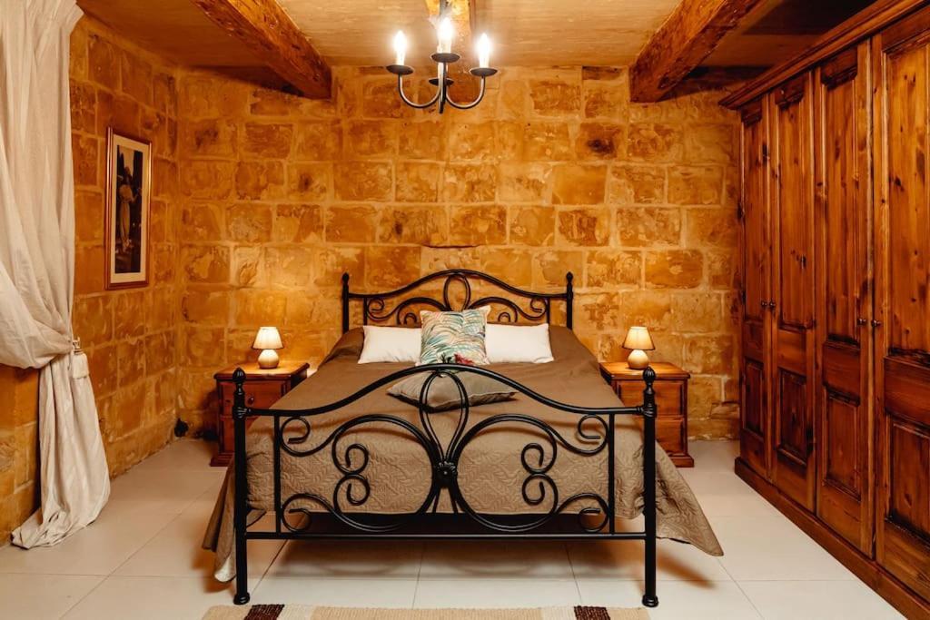 Enchanting 2Bdr Townhouse In Valletta Centre! Exterior foto