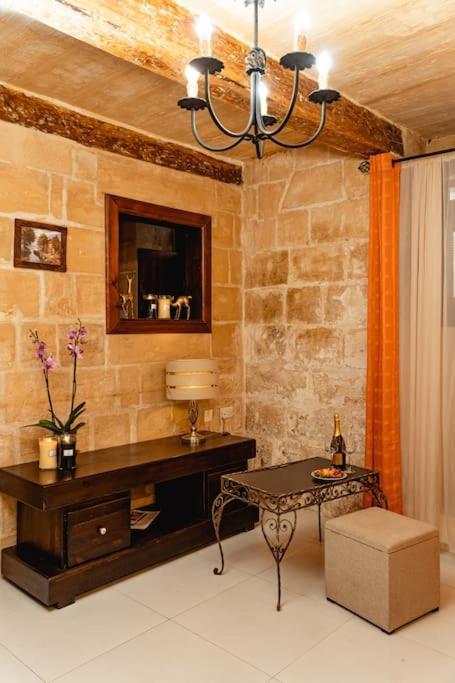 Enchanting 2Bdr Townhouse In Valletta Centre! Exterior foto